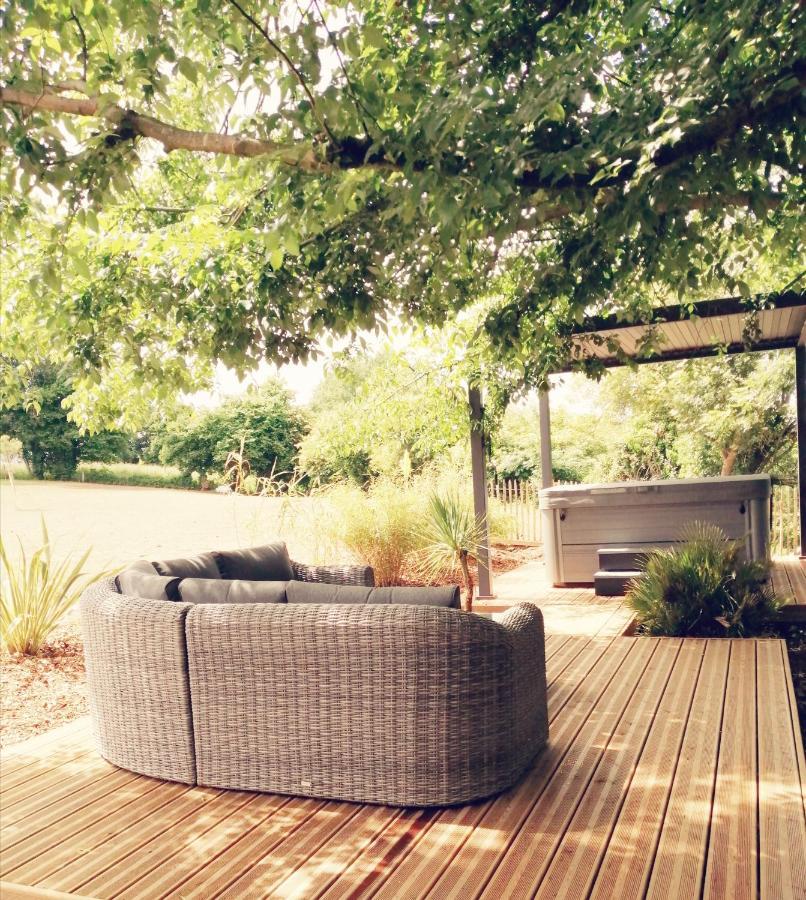 Le Domaine De Pivette Chambre Climatisee Et Insolite Avec Terrasse Privative อาวร็องช์ ภายนอก รูปภาพ