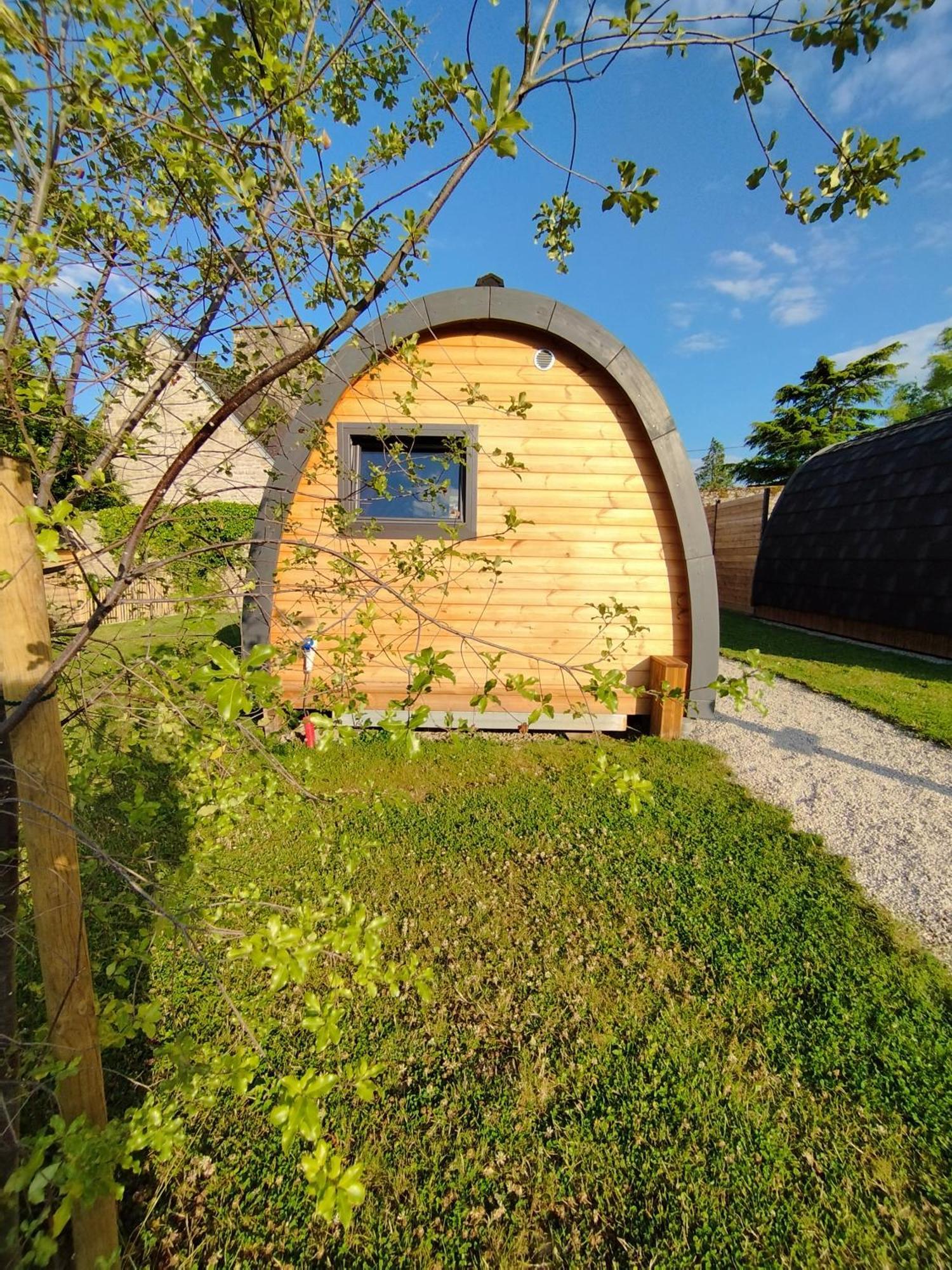 Le Domaine De Pivette Chambre Climatisee Et Insolite Avec Terrasse Privative อาวร็องช์ ภายนอก รูปภาพ