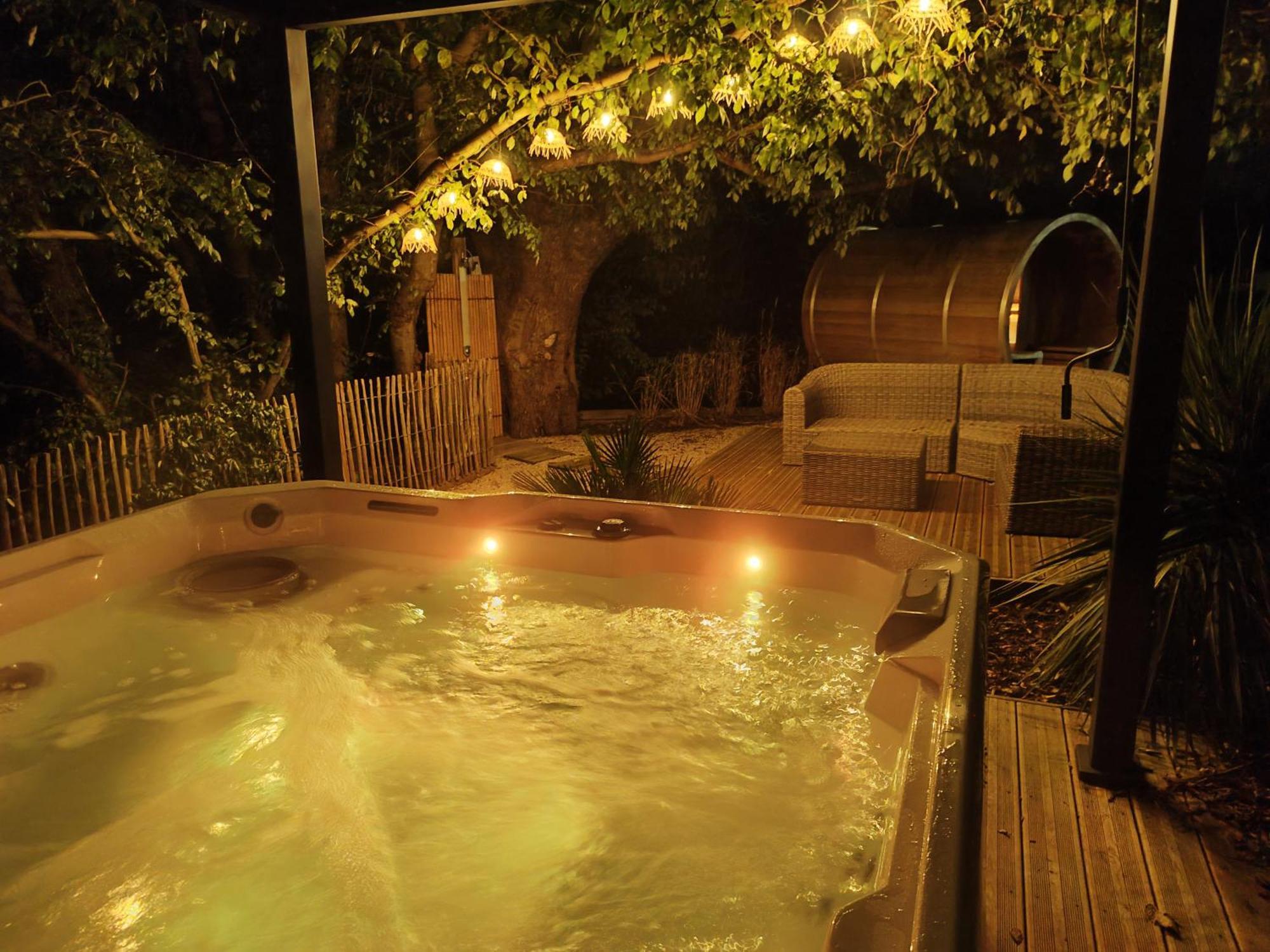 Le Domaine De Pivette Chambre Climatisee Et Insolite Avec Terrasse Privative อาวร็องช์ ห้อง รูปภาพ